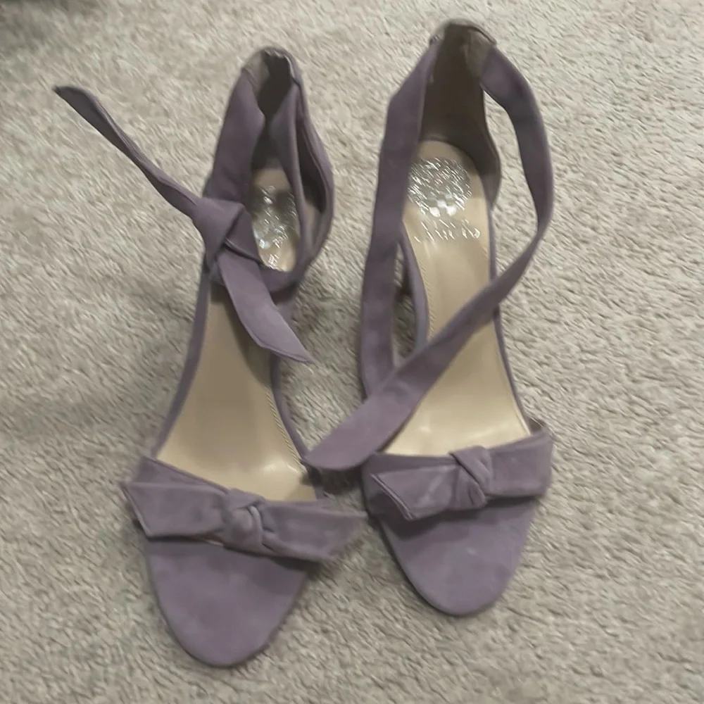 Vince Camuto sandals - Picture 2 of 5